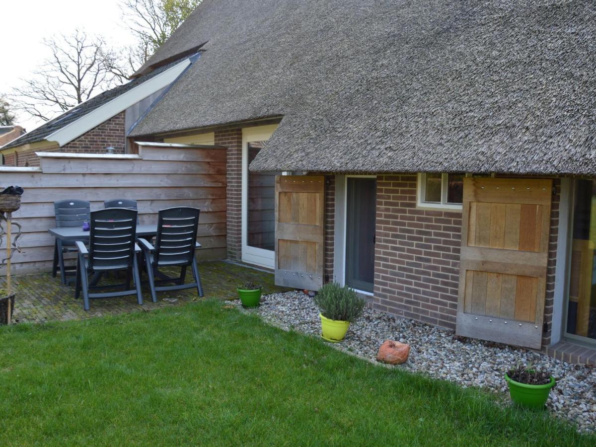Staying In A Thatched Barn With Box Bed Beautiful View Region Achterhoek Geesteren  المظهر الخارجي الصورة