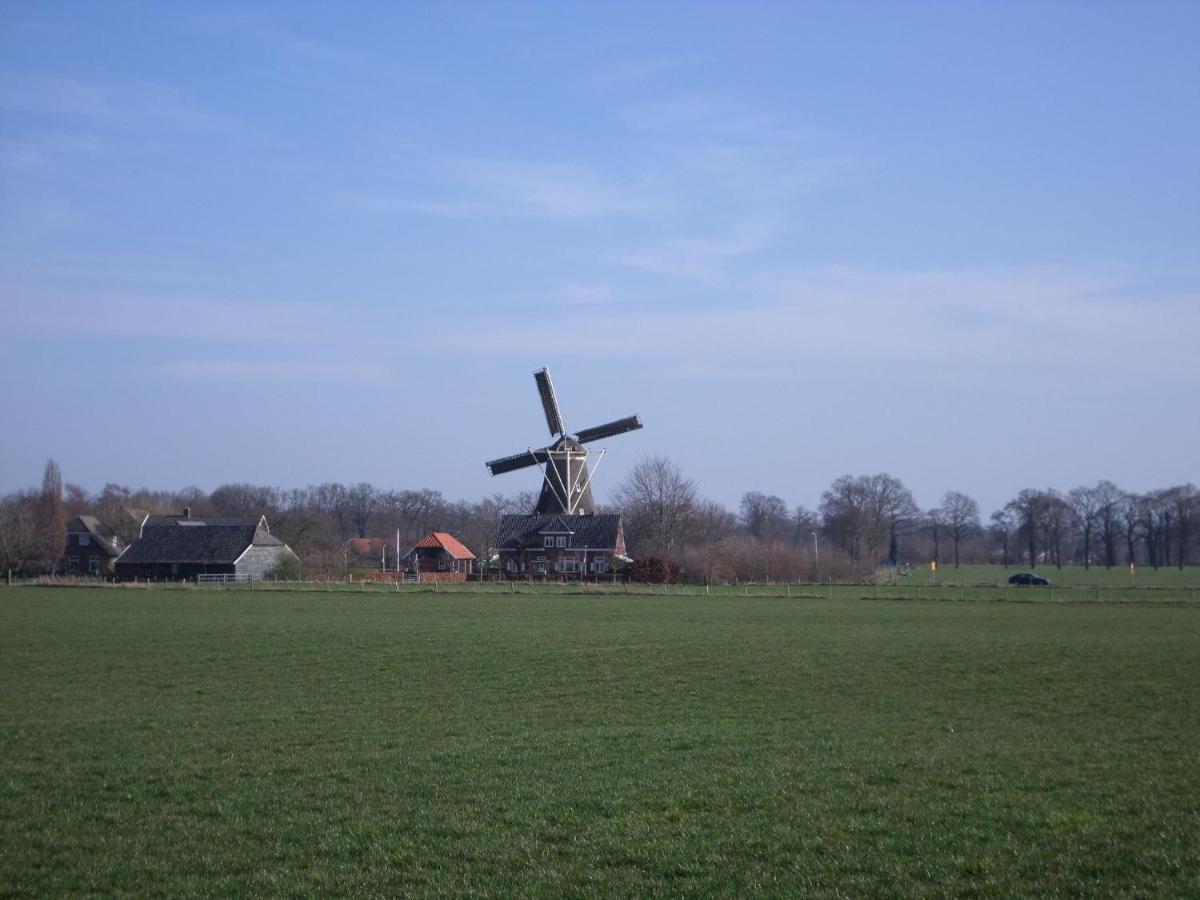 Staying In A Thatched Barn With Box Bed Beautiful View Region Achterhoek Geesteren  المظهر الخارجي الصورة